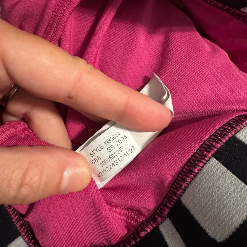 Under Armour HeatGear Authentics Mid Impact Branded Sports Bra-Astro Pink/Black. - Picture 5 of 5